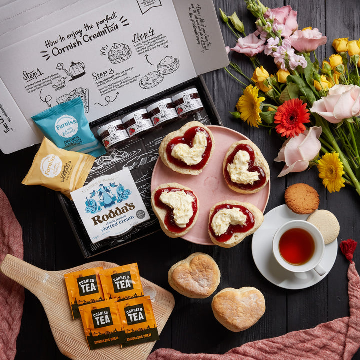 The Love Heart Cream Tea Hamper