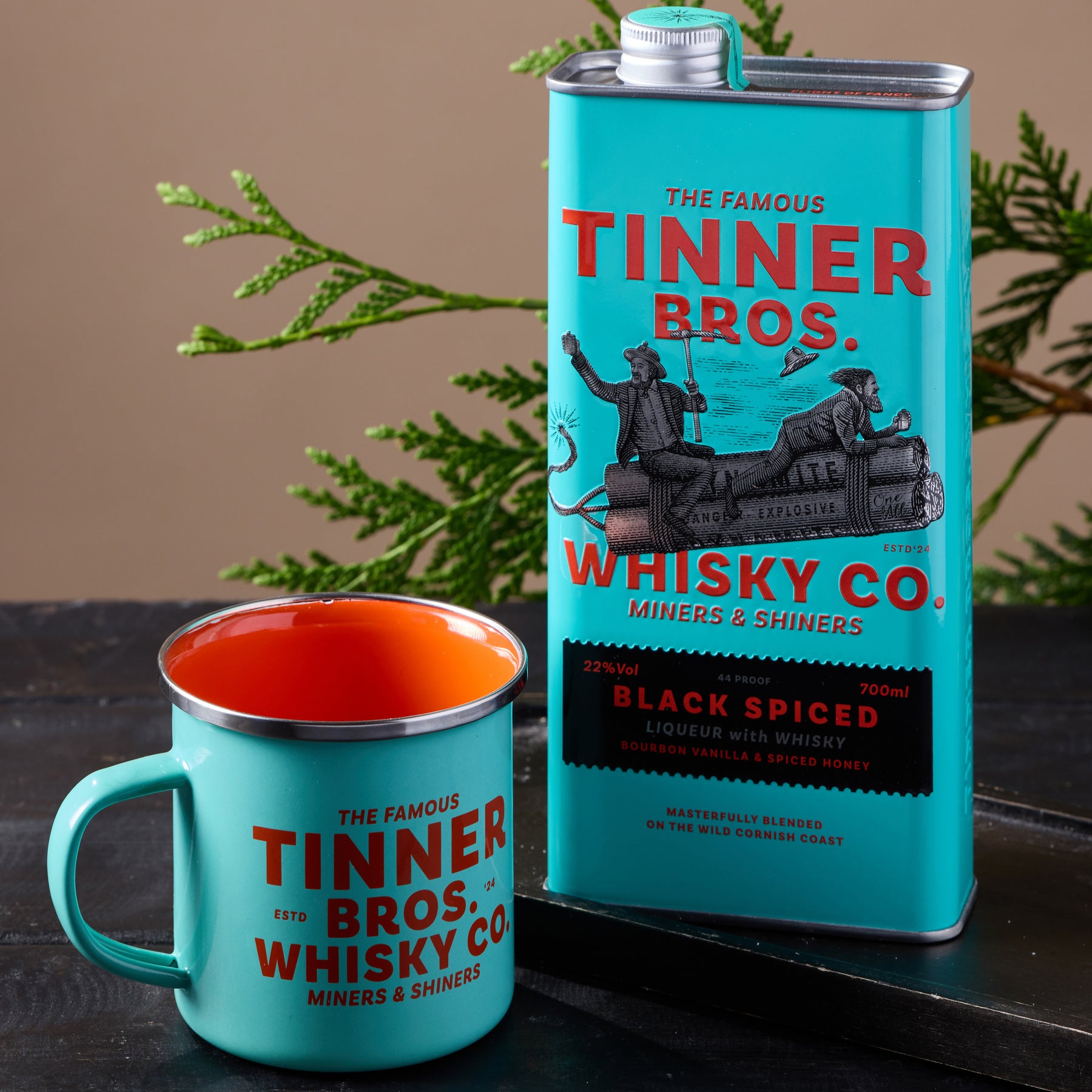 Tinner Bros Black Spiced | Whisky Liqueur | Smooth Vanilla & Spiced Honey | 22% | 70cl | Gift Tin | Enjoy Over Ice, Mix With Cola Or Cocktails | Alternative To