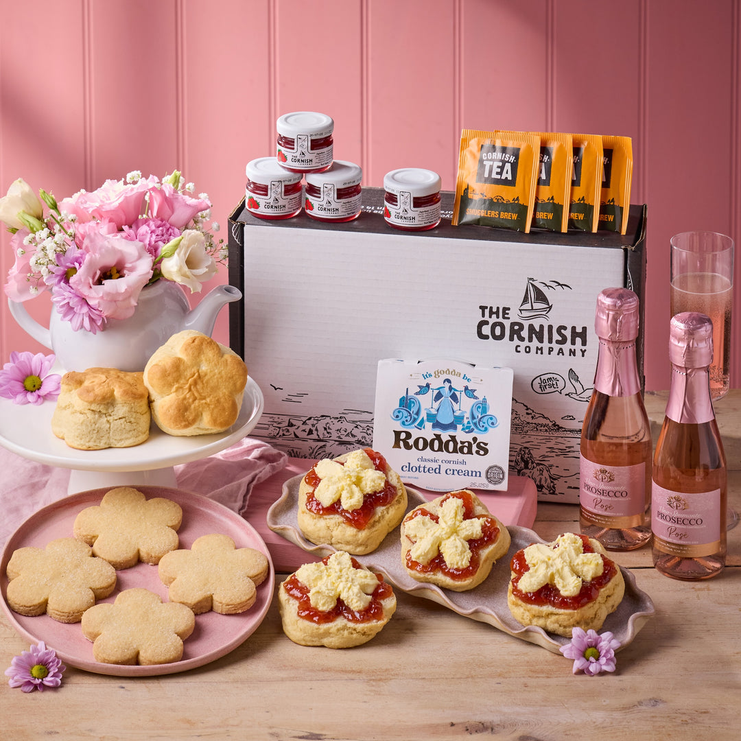 The Petals & Prosecco Hamper