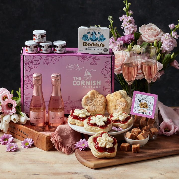 The Petals & Prosecco Hamper