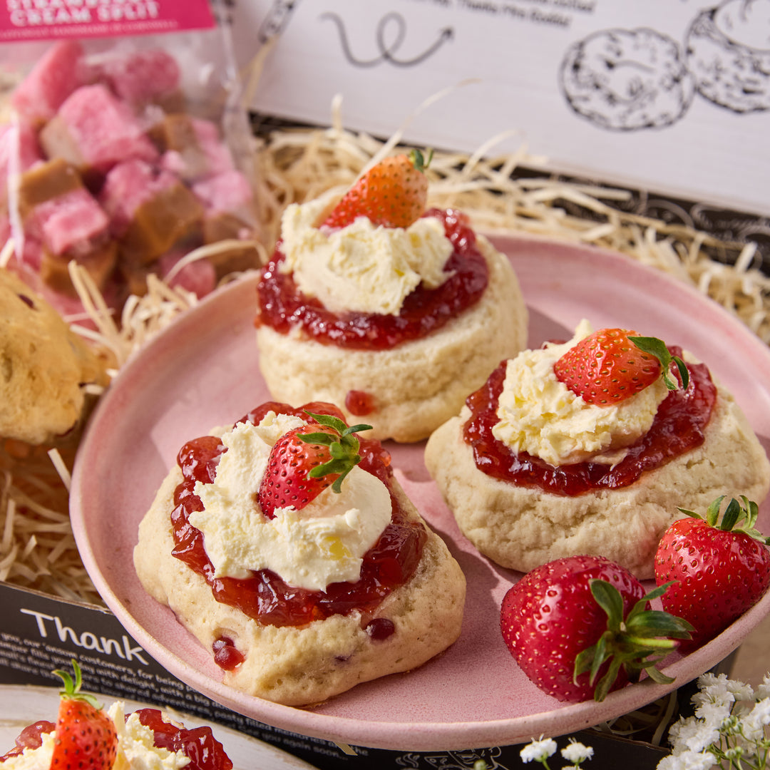 Strawberry & Pimms Cream Tea Hamper