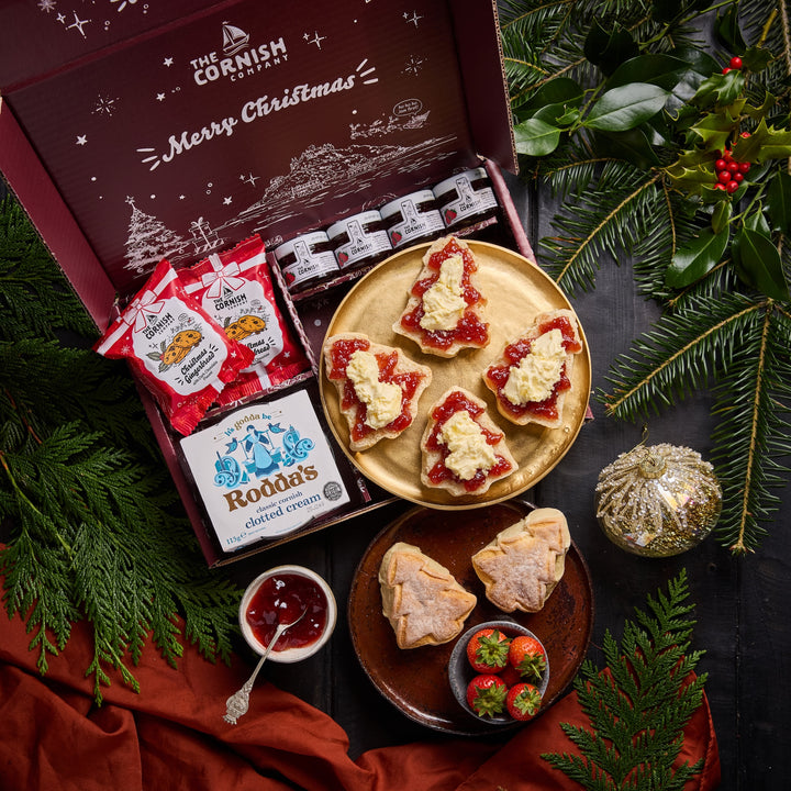The Xmas Tree Cream Tea Hamper